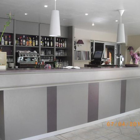 Logis Hostellerie De L'Abbaye 르토로네 외부 사진