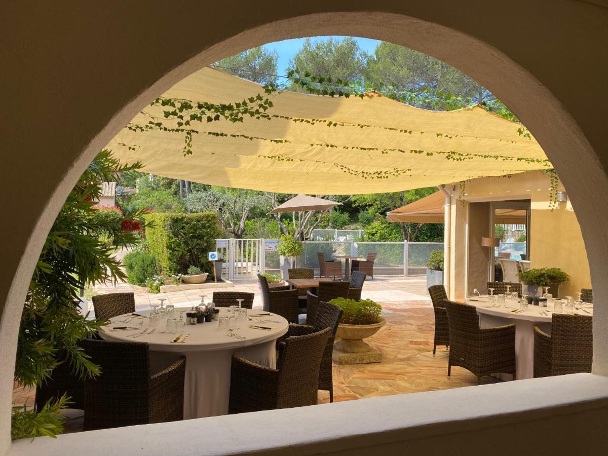 Logis Hostellerie De L'Abbaye 르토로네 외부 사진