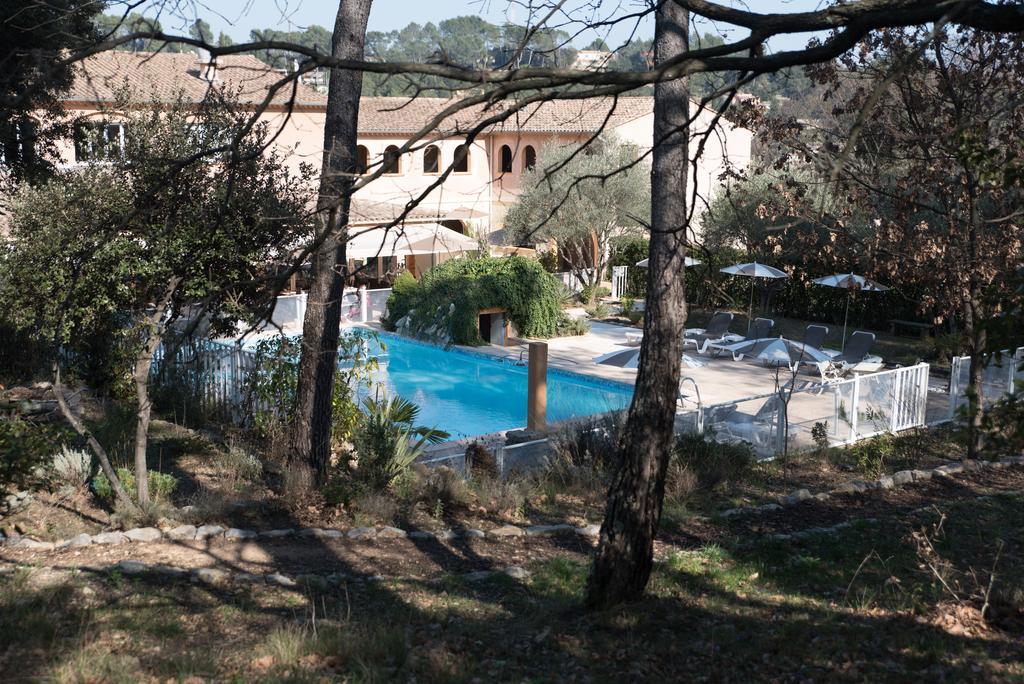 Logis Hostellerie De L'Abbaye 르토로네 외부 사진