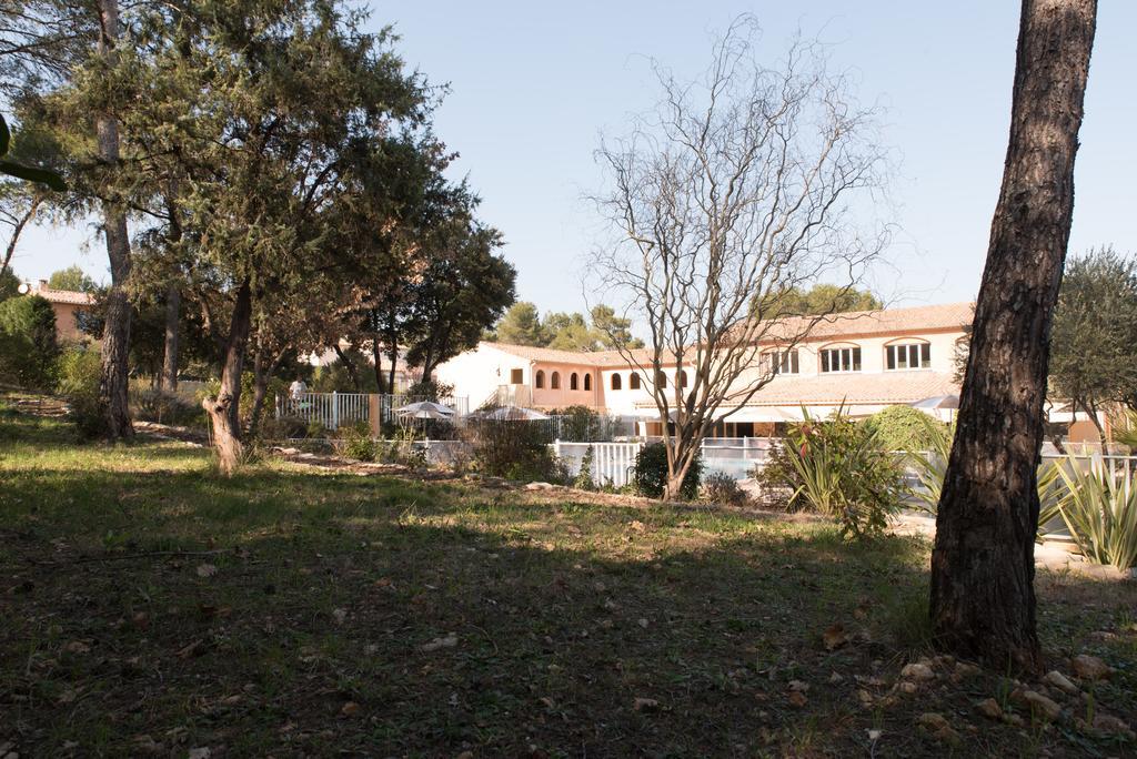 Logis Hostellerie De L'Abbaye 르토로네 외부 사진