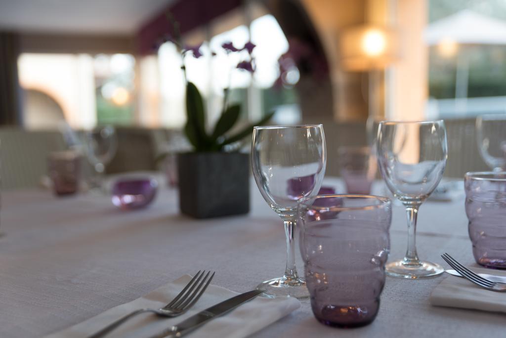 Logis Hostellerie De L'Abbaye 르토로네 외부 사진