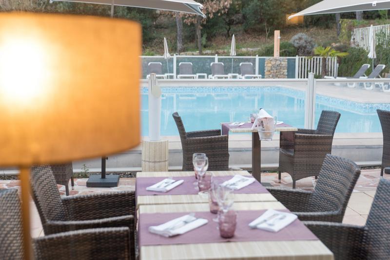 Logis Hostellerie De L'Abbaye 르토로네 외부 사진