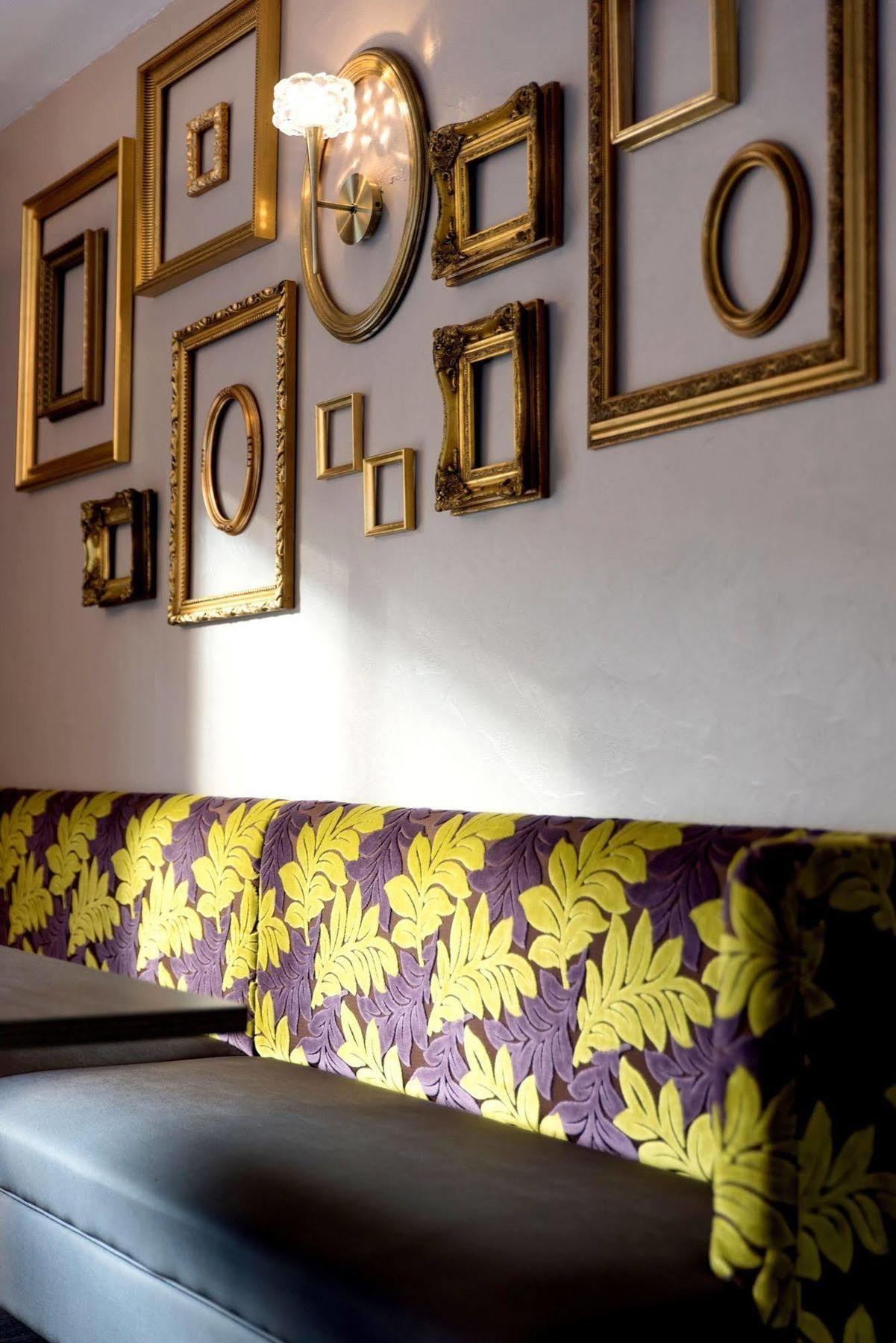 Logis Hostellerie De L'Abbaye 르토로네 외부 사진